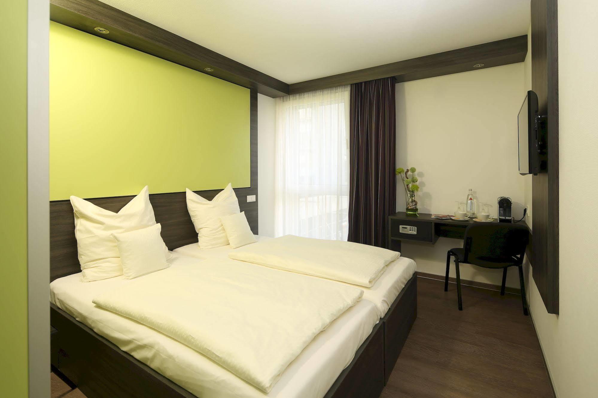 Economy-Hotel Ulm Dış mekan fotoğraf