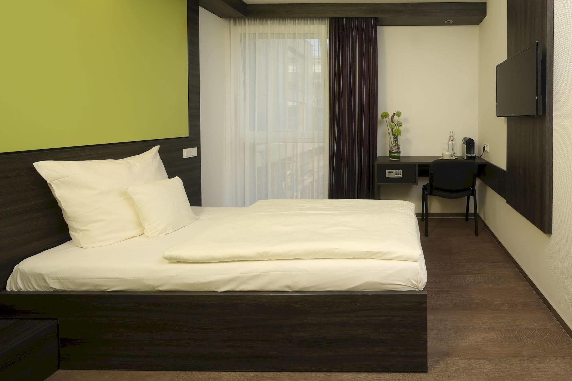 Economy-Hotel Ulm Dış mekan fotoğraf